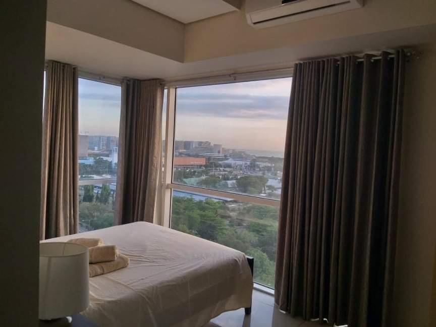 De Luxe, Standard And Studio Suites -The Breeze Residences-Close To Airport,Mall Of Asia, Us Embassy مانيلا المظهر الخارجي الصورة