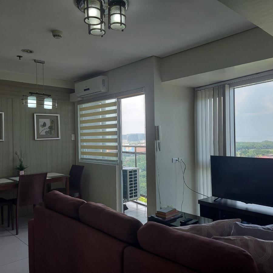 De Luxe, Standard And Studio Suites -The Breeze Residences-Close To Airport,Mall Of Asia, Us Embassy مانيلا المظهر الخارجي الصورة