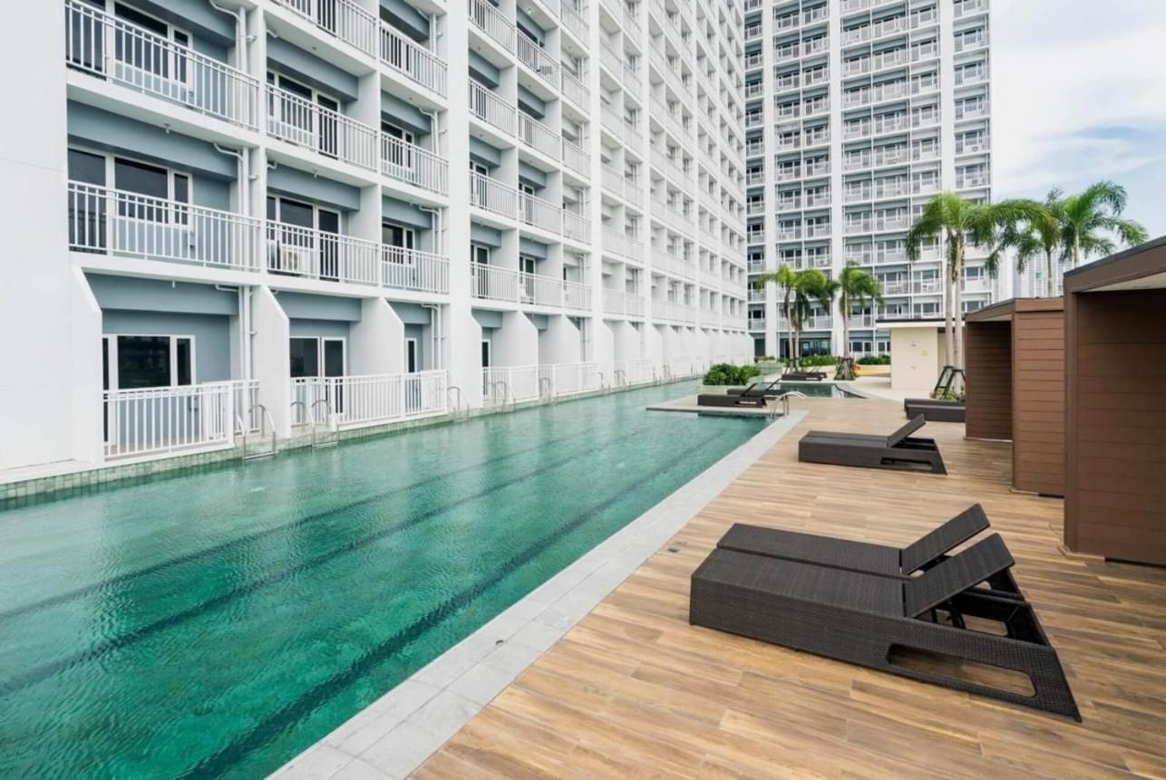 De Luxe, Standard And Studio Suites -The Breeze Residences-Close To Airport,Mall Of Asia, Us Embassy مانيلا المظهر الخارجي الصورة