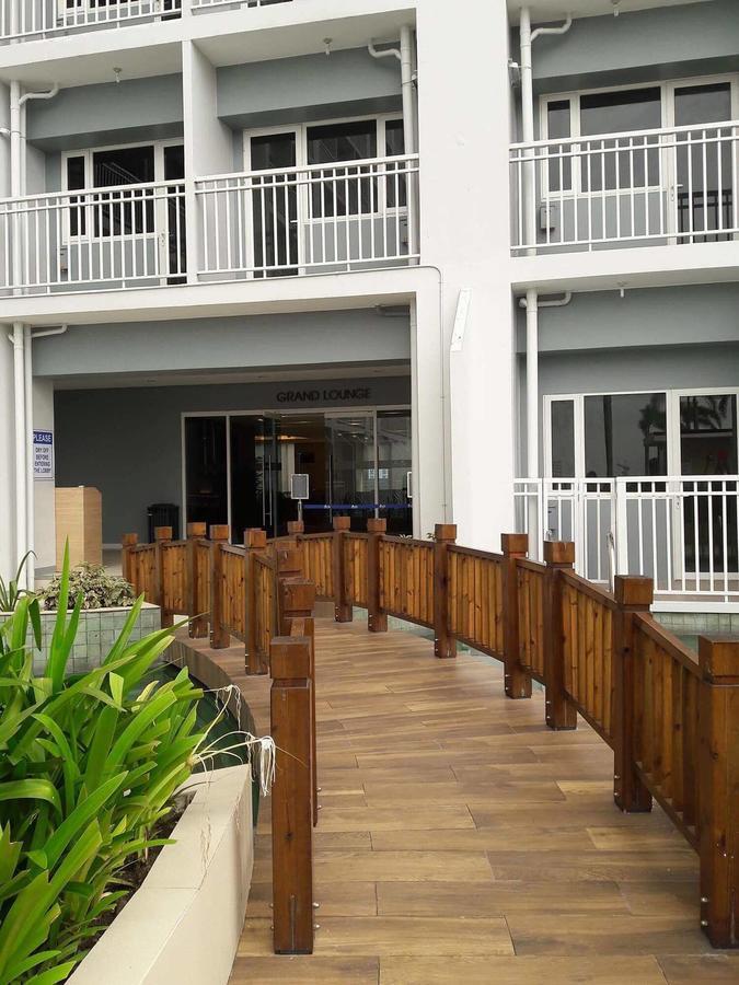 De Luxe, Standard And Studio Suites -The Breeze Residences-Close To Airport,Mall Of Asia, Us Embassy مانيلا المظهر الخارجي الصورة